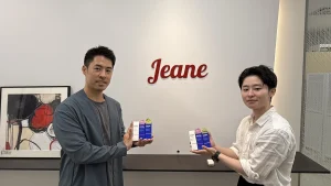 広告代理店から化粧品メーカーへ。異業種からの挑戦を成功に導いた、伴走型OEMという選択肢